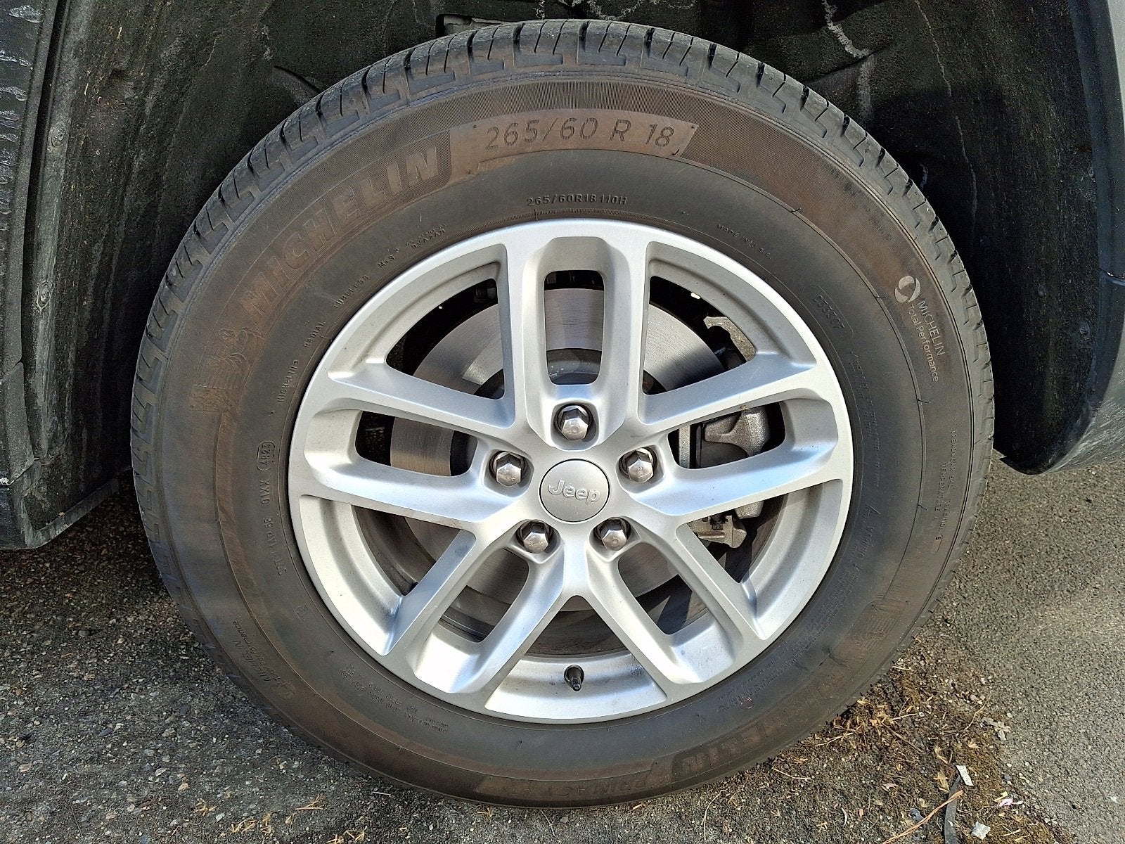 2024 Jeep Grand Cherokee L Laredo 4x2