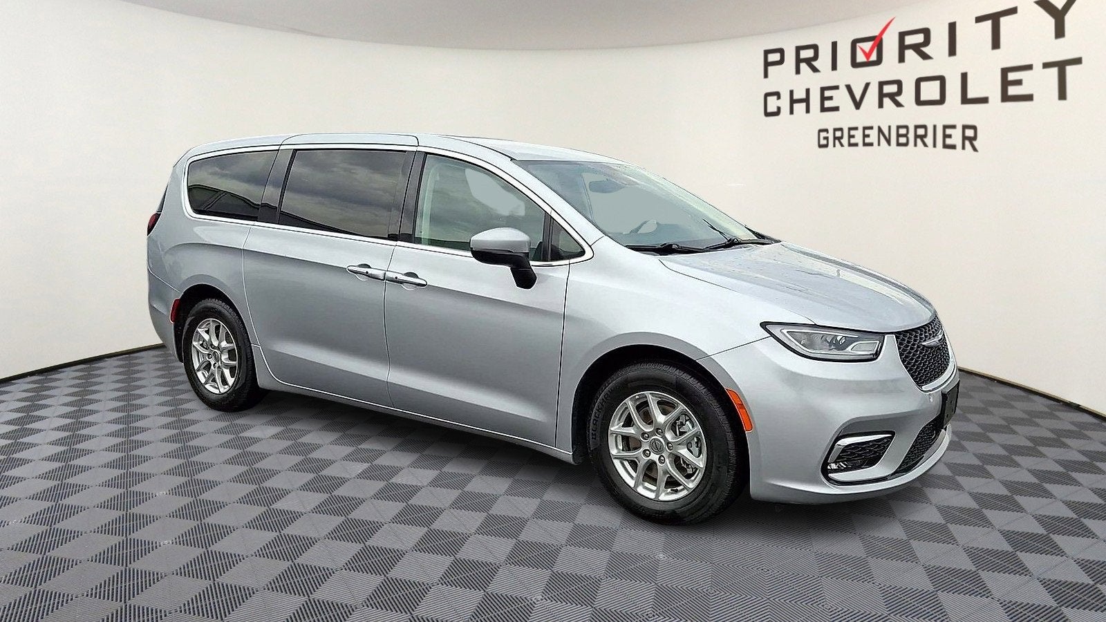2023 Chrysler Pacifica Touring L
