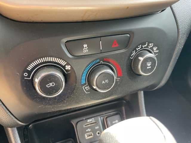 2017 Jeep Cherokee Sport