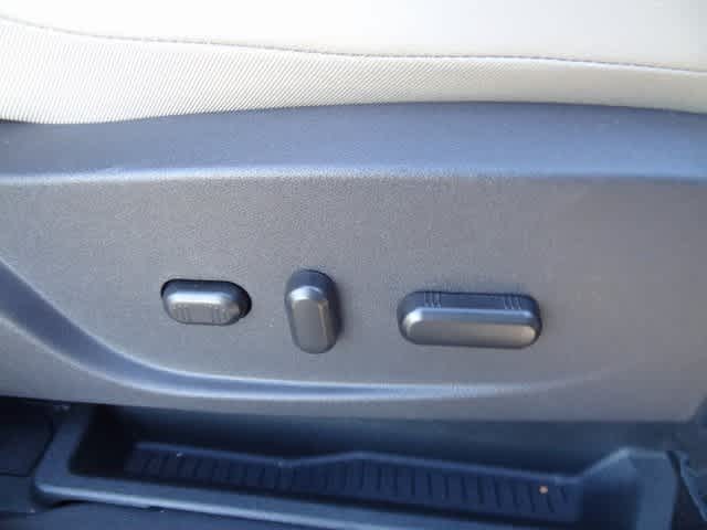 2017 Ford C-Max Hybrid Titanium