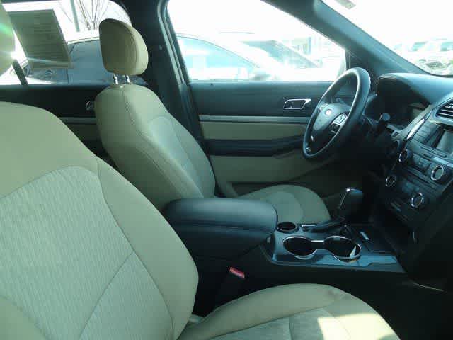 2017 Ford Explorer Base