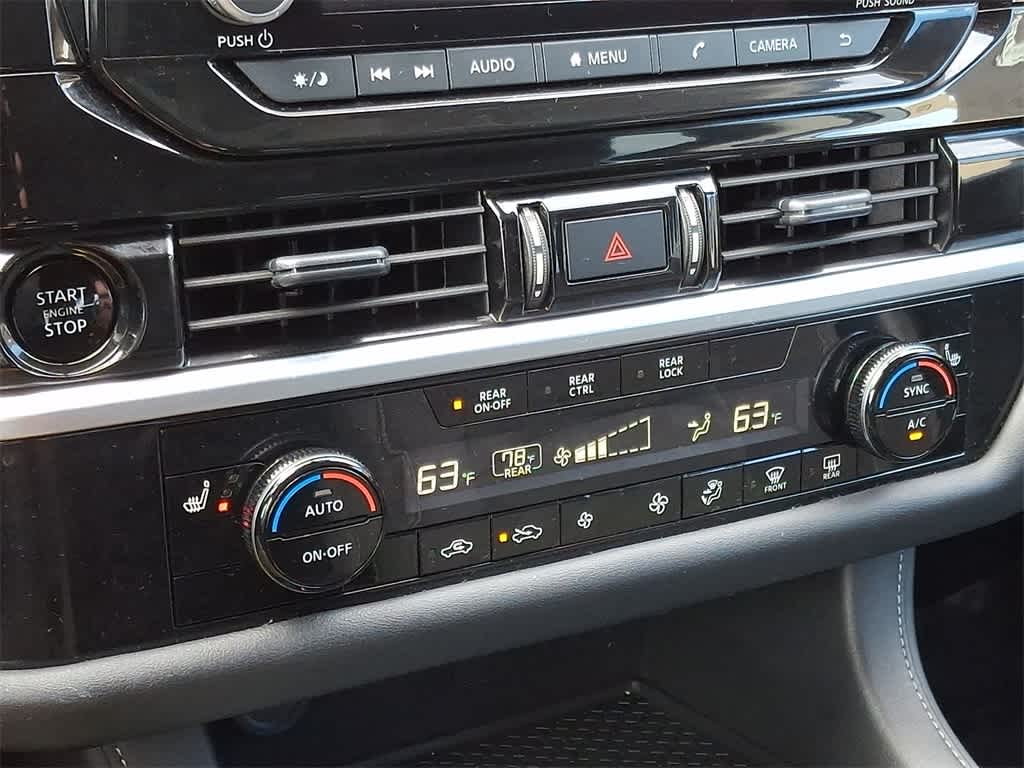 2025 Nissan Pathfinder SV