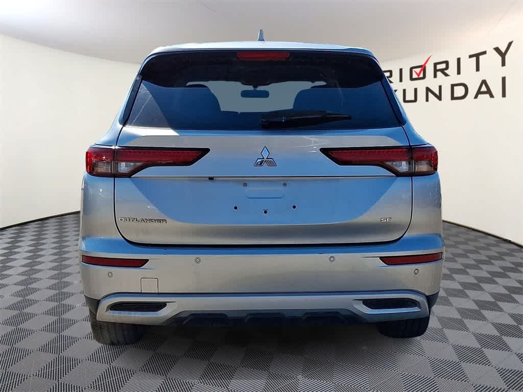2024 Mitsubishi Outlander SE
