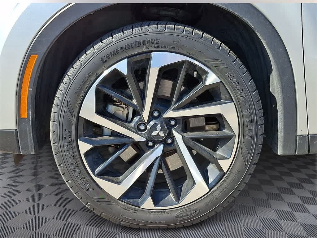 2024 Mitsubishi Outlander SE