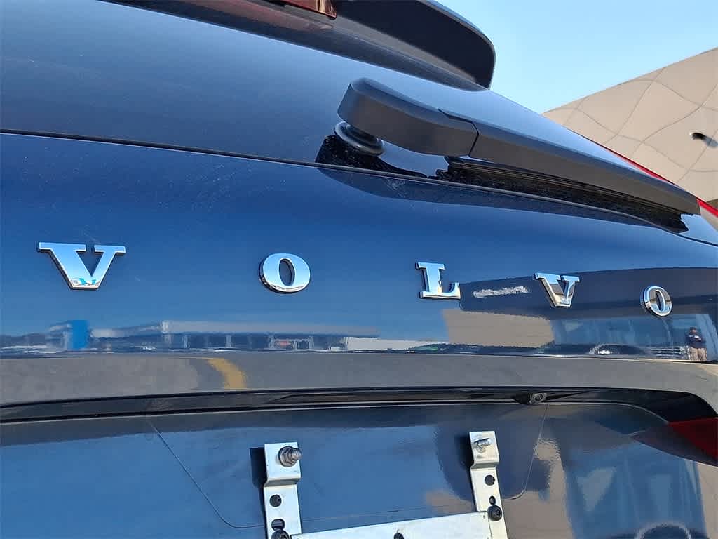 2024 Volvo XC60 Plus Dark Theme