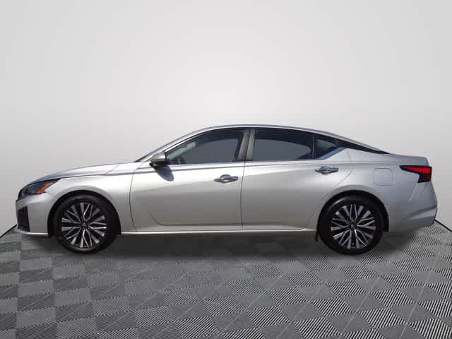 2023 Nissan Altima SV - Photo 2