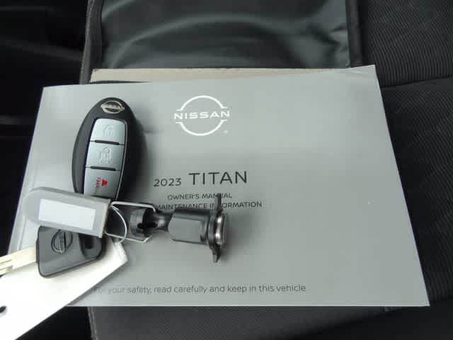 2023 Nissan Titan SV