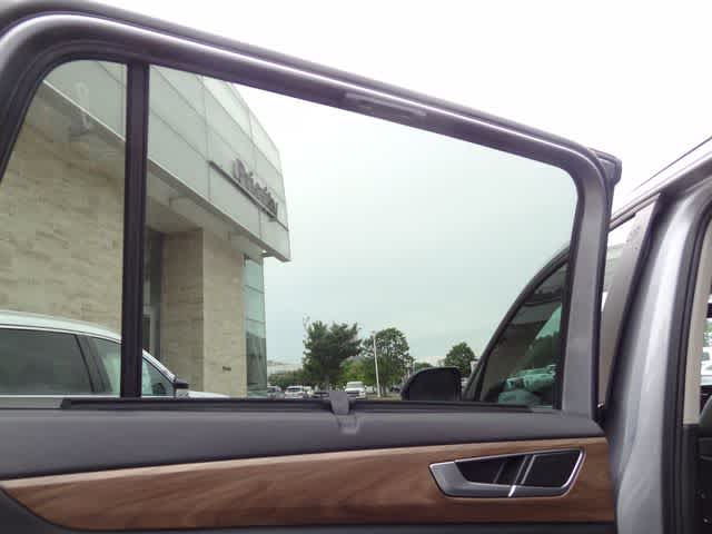 2024 Volkswagen Atlas SE w/Tech - Photo 10