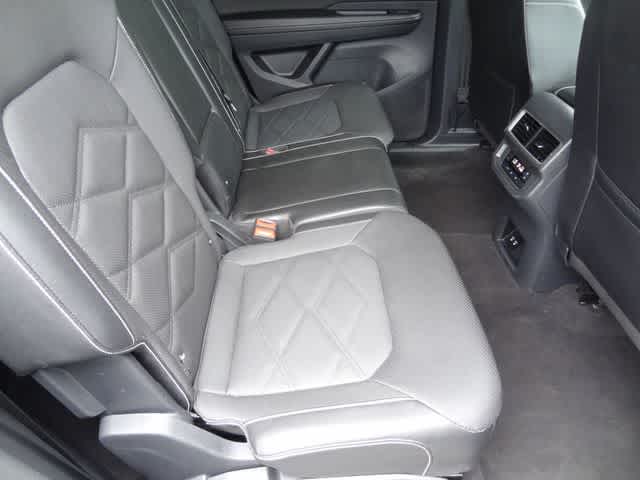 2024 Volkswagen Atlas SE w/Tech - Photo 15