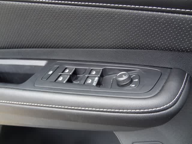 2024 Volkswagen Atlas SE w/Tech - Photo 21