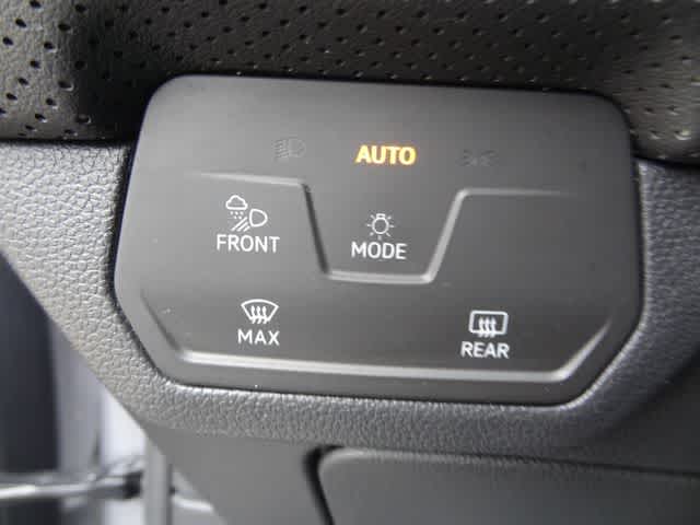 2024 Volkswagen Atlas SE w/Tech - Photo 22