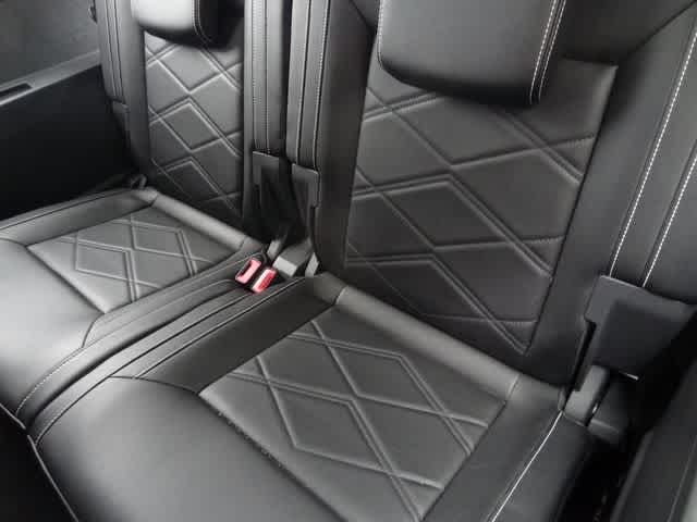 2024 Volkswagen Atlas SE w/Tech - Photo 9