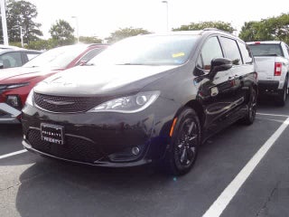 2020 Chrysler Pacifica Hybrid Red S