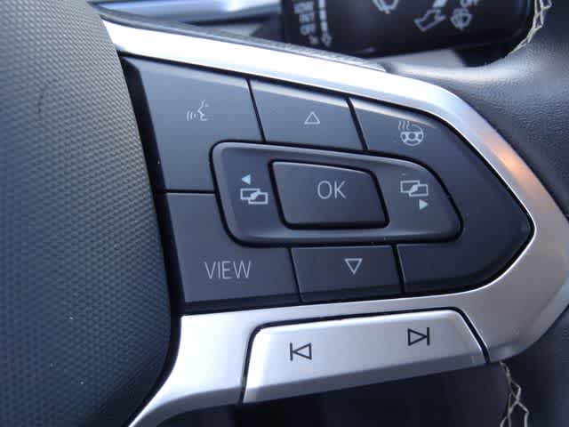 2025 Volkswagen Taos SE