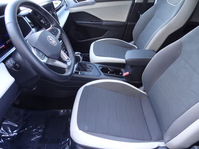 2025 Volkswagen Taos SE