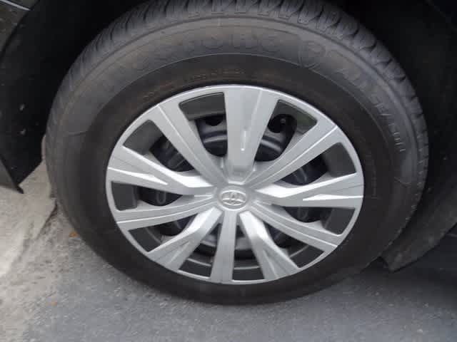 2018 Toyota Camry Hybrid LE