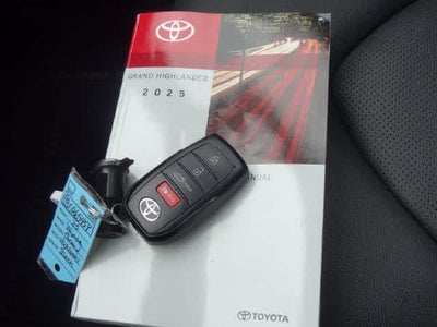 2025 Toyota Grand Highlander XLE