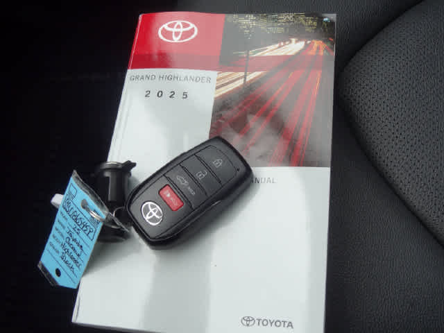 2025 Toyota Grand Highlander XLE