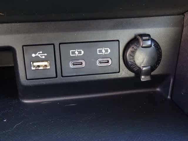 2023 Toyota Highlander Hybrid Bronze Edition