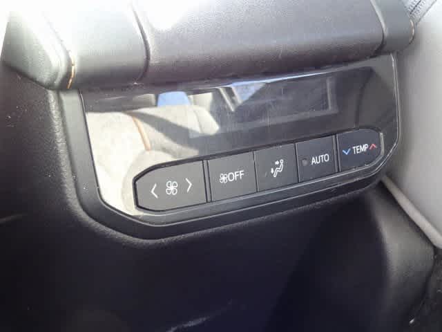 2023 Toyota Highlander Hybrid Bronze Edition