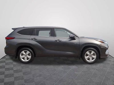 2022 Toyota Highlander LE
