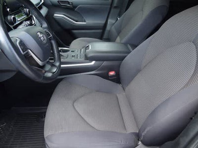 2022 Toyota Highlander LE