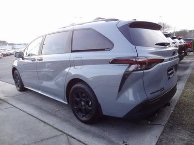 2025 Toyota Sienna Woodland Edition