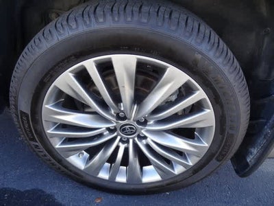 2022 Toyota Highlander Hybrid Platinum