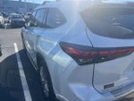 2022 Toyota Highlander Hybrid Platinum