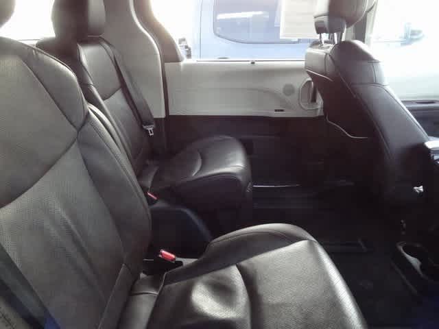 2023 Toyota Sienna Platinum