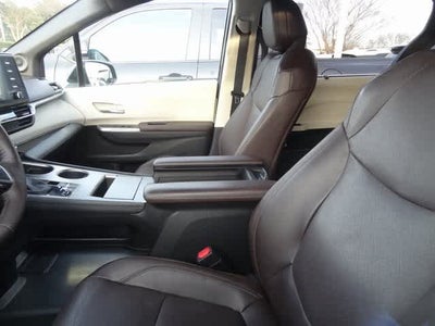 2023 Toyota Sienna Platinum