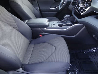 2025 Toyota Highlander LE