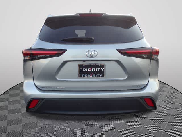2025 Toyota Highlander LE