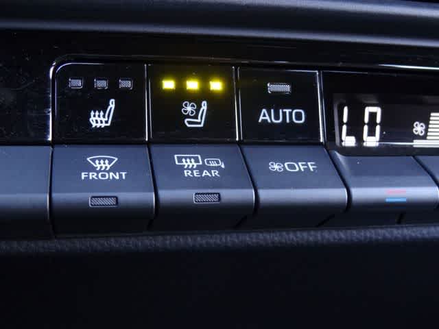 2025 Toyota Crown Signia XLE