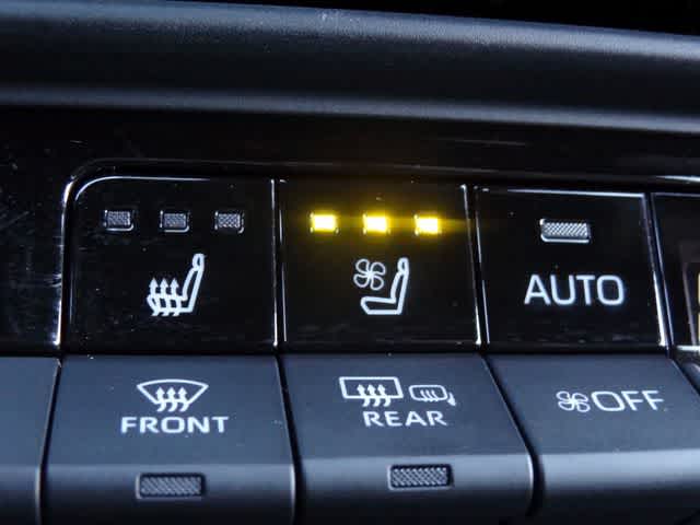 2025 Toyota Crown Signia XLE
