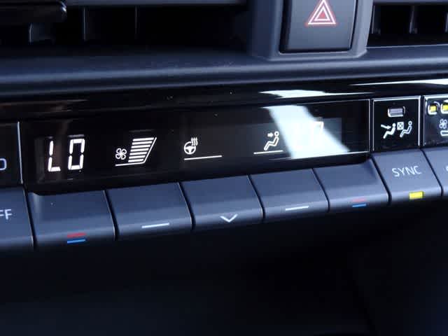 2025 Toyota Crown Signia XLE