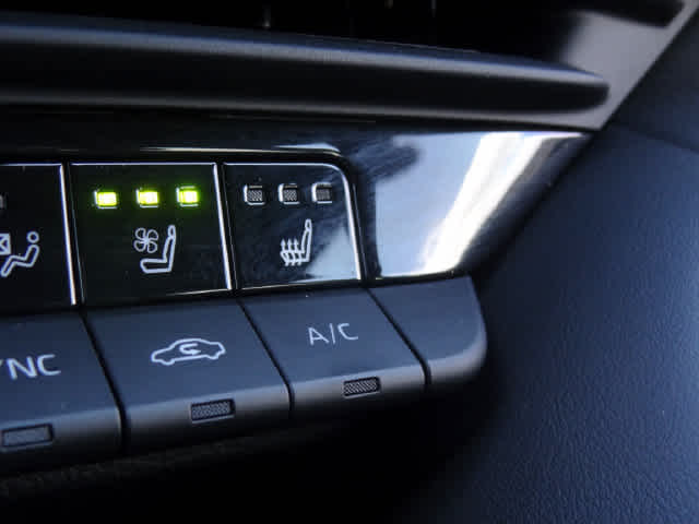 2025 Toyota Crown Signia Limited