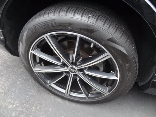 2022 Audi Q7 Premium Plus