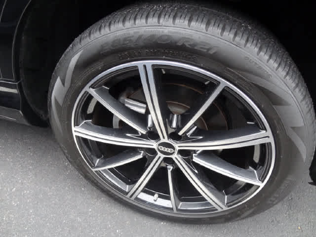 2022 Audi Q7 Premium Plus