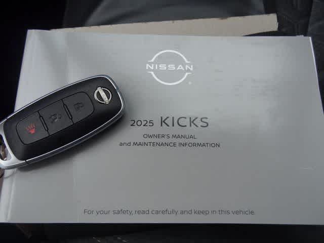 2025 Nissan Kicks SV
