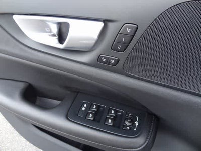 2024 Volvo S60 Plus Dark Theme