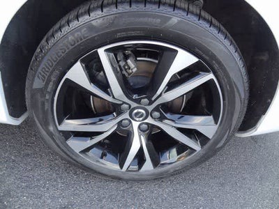 2024 Volvo S60 Plus Dark Theme