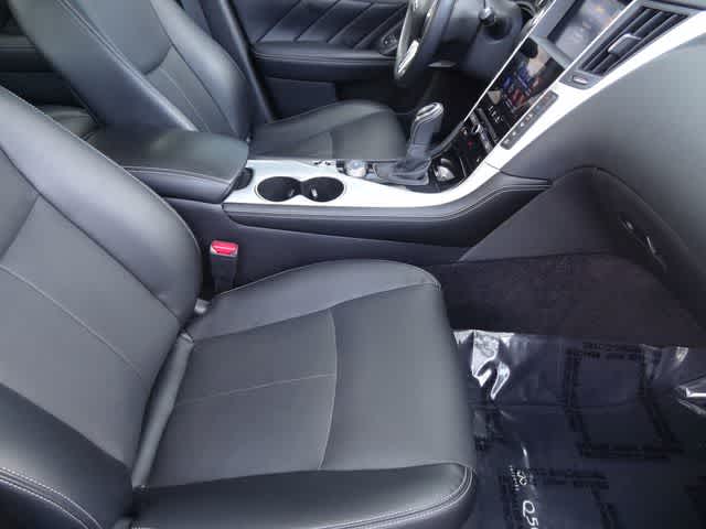 2023 INFINITI Q50 LUXE