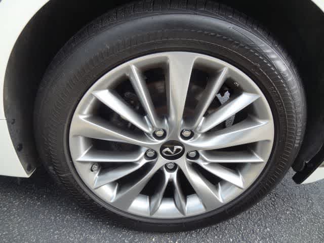 2023 INFINITI Q50 LUXE