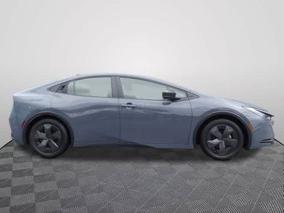 2025 Toyota Prius LE
