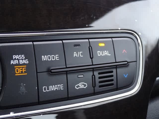 2016 Kia Cadenza Premium