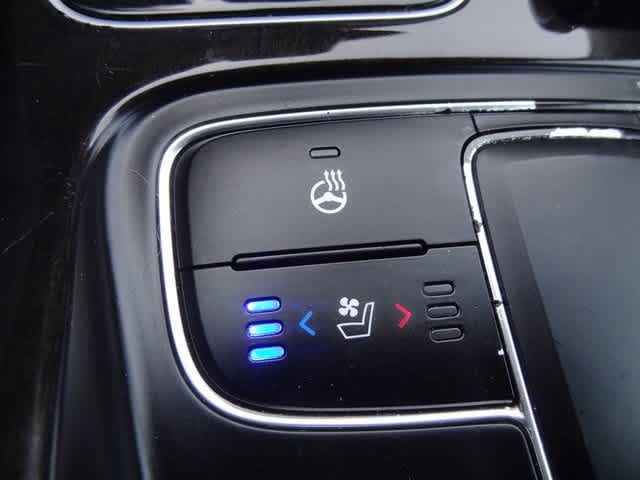 2016 Kia Cadenza Premium