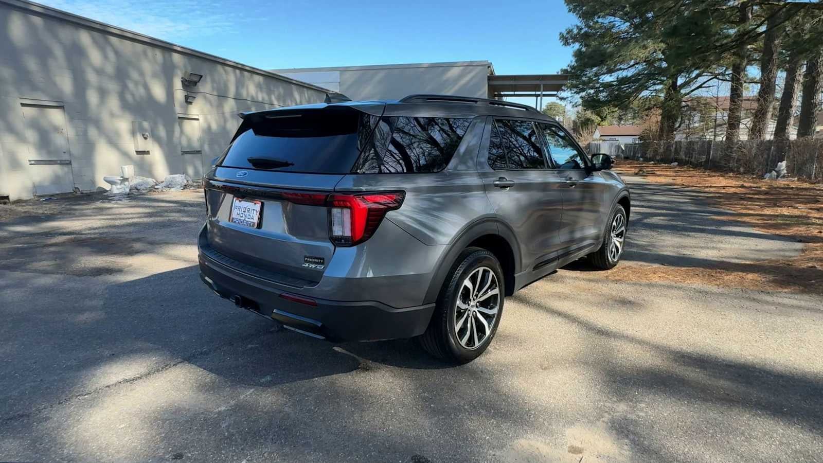 2025 Ford Explorer ST-Line