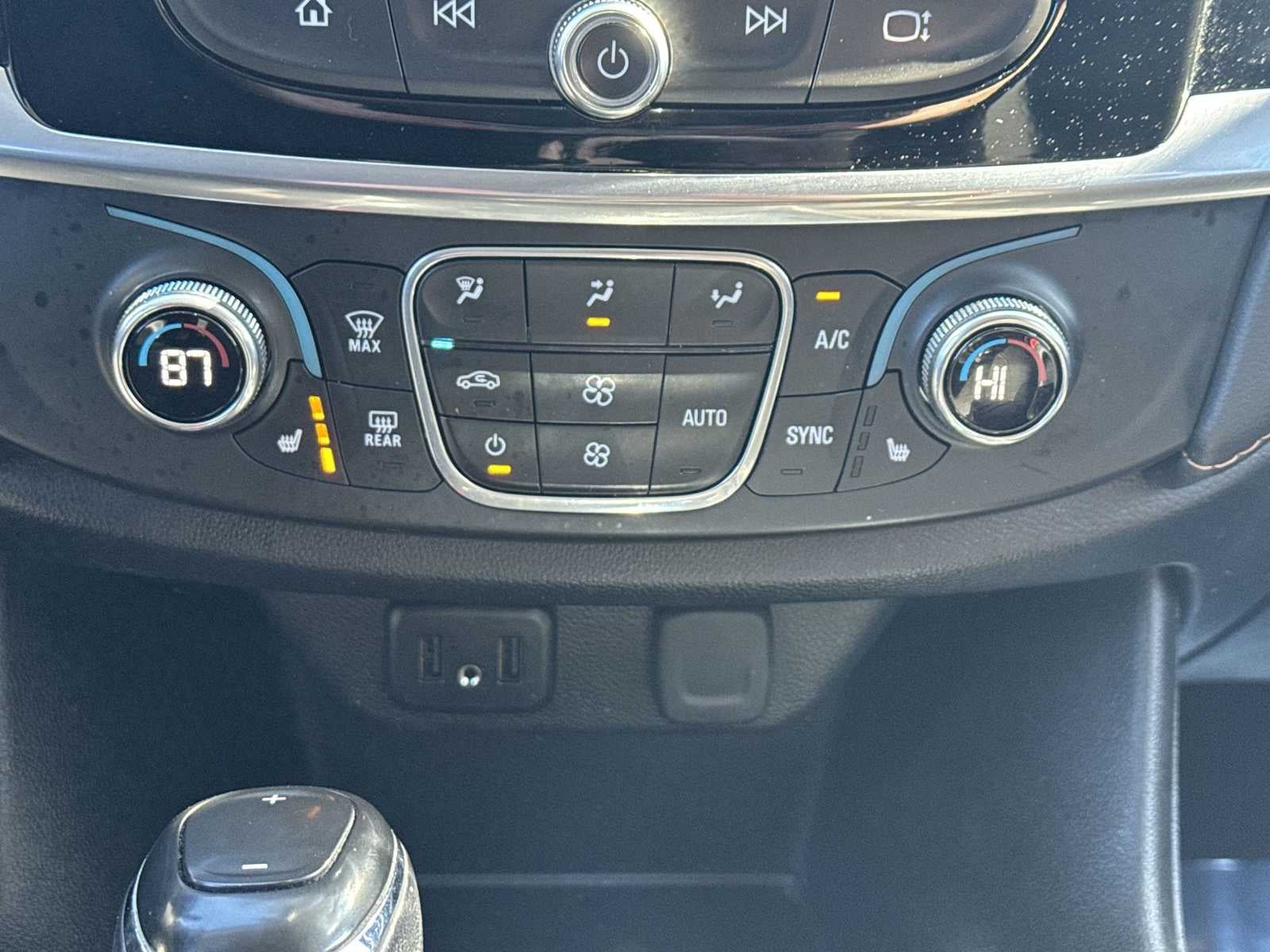 2020 Chevrolet Traverse LT Cloth