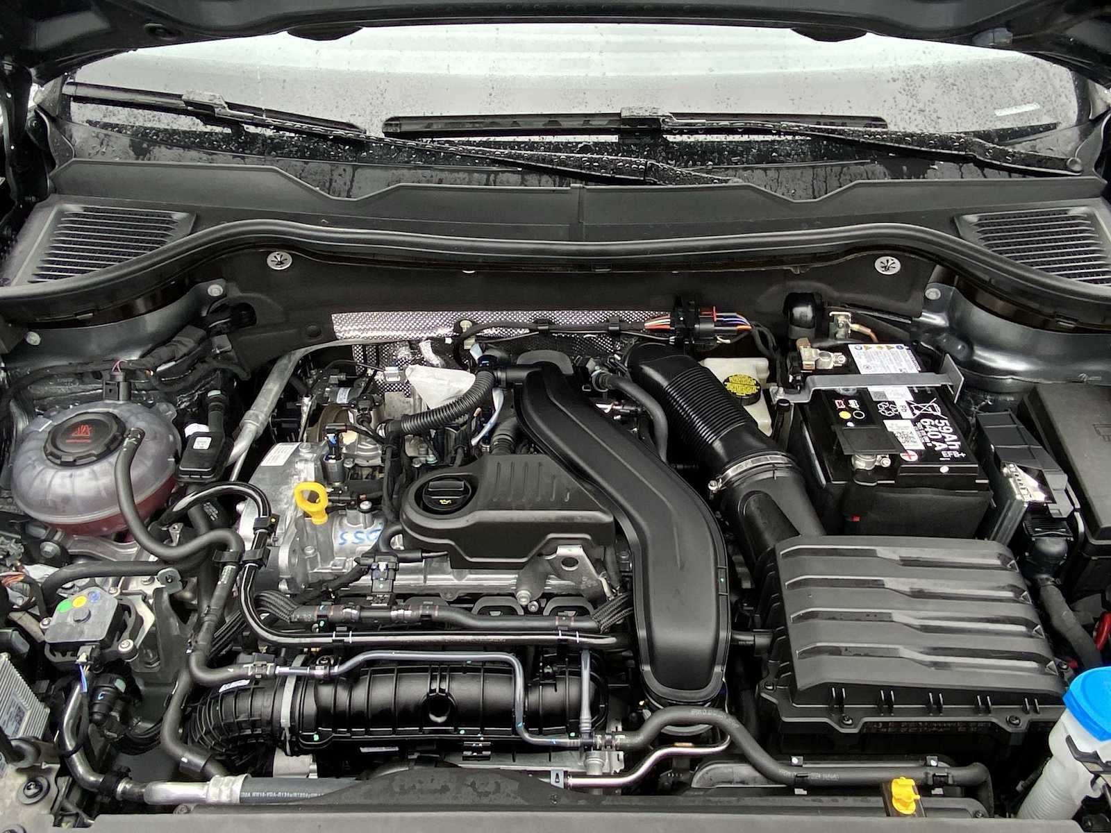 2025 Volkswagen Taos SEL